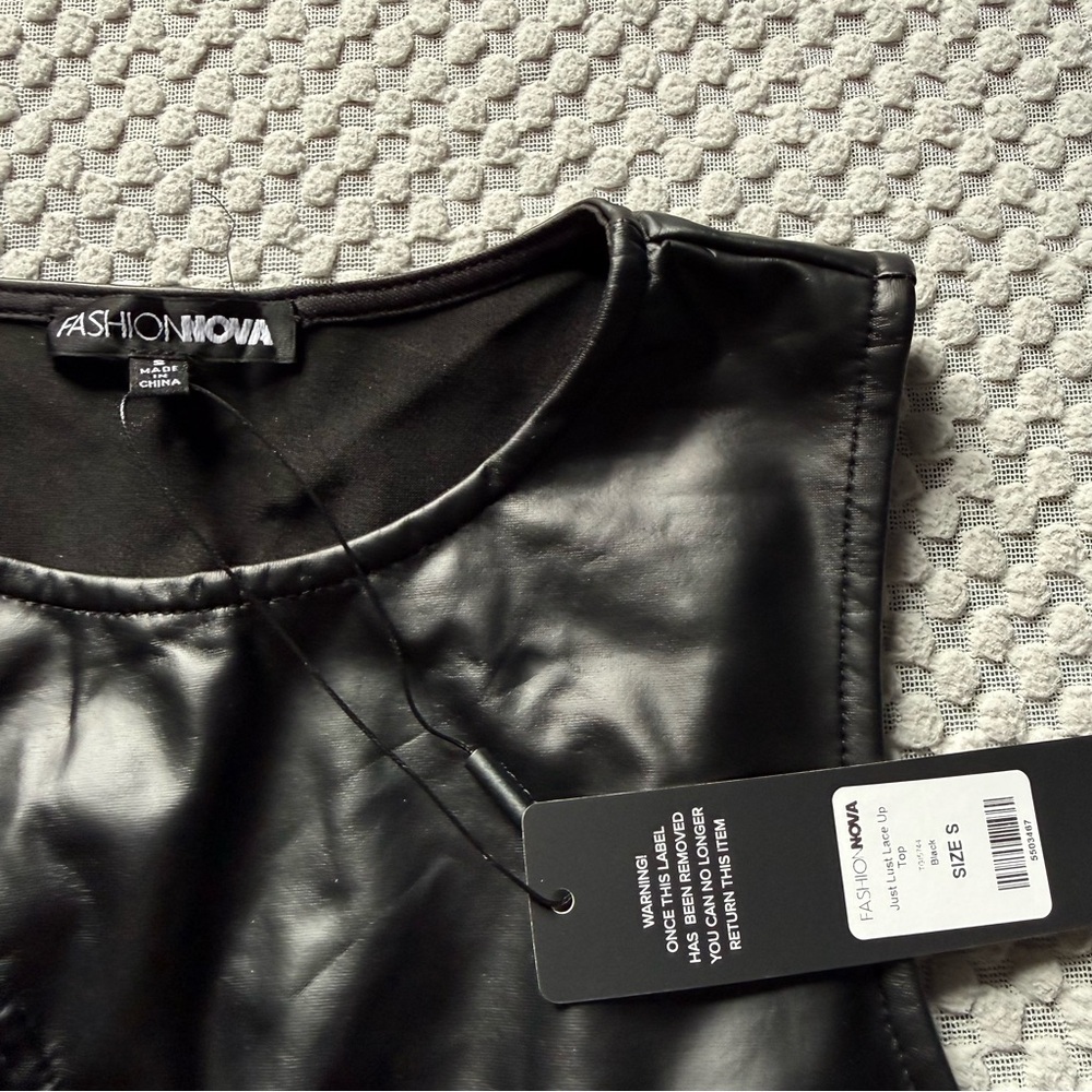 NWT Fashion Nova Black Lace-Up Faux Leather Crop Top - Picture 4 of 5